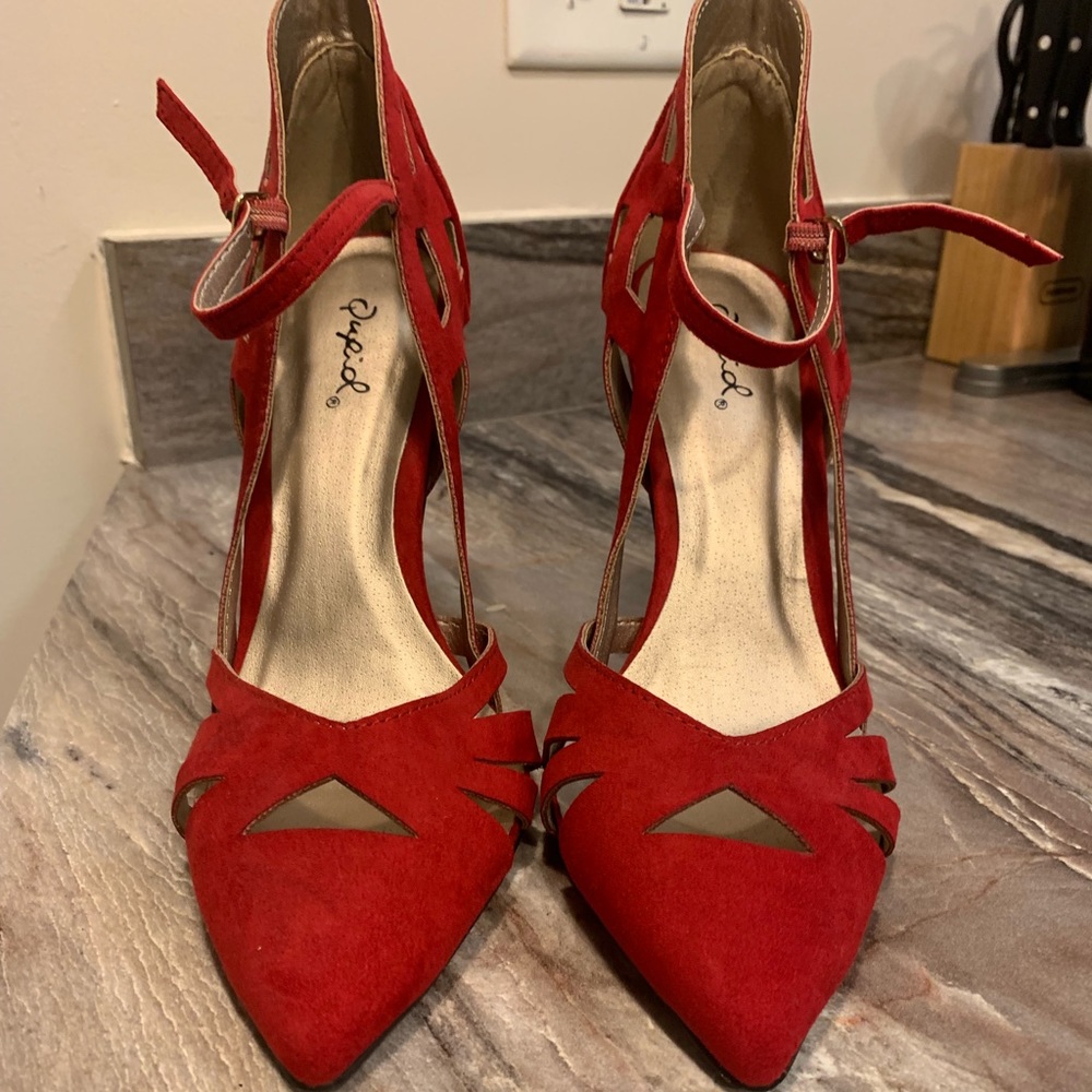 Red size 8 heels